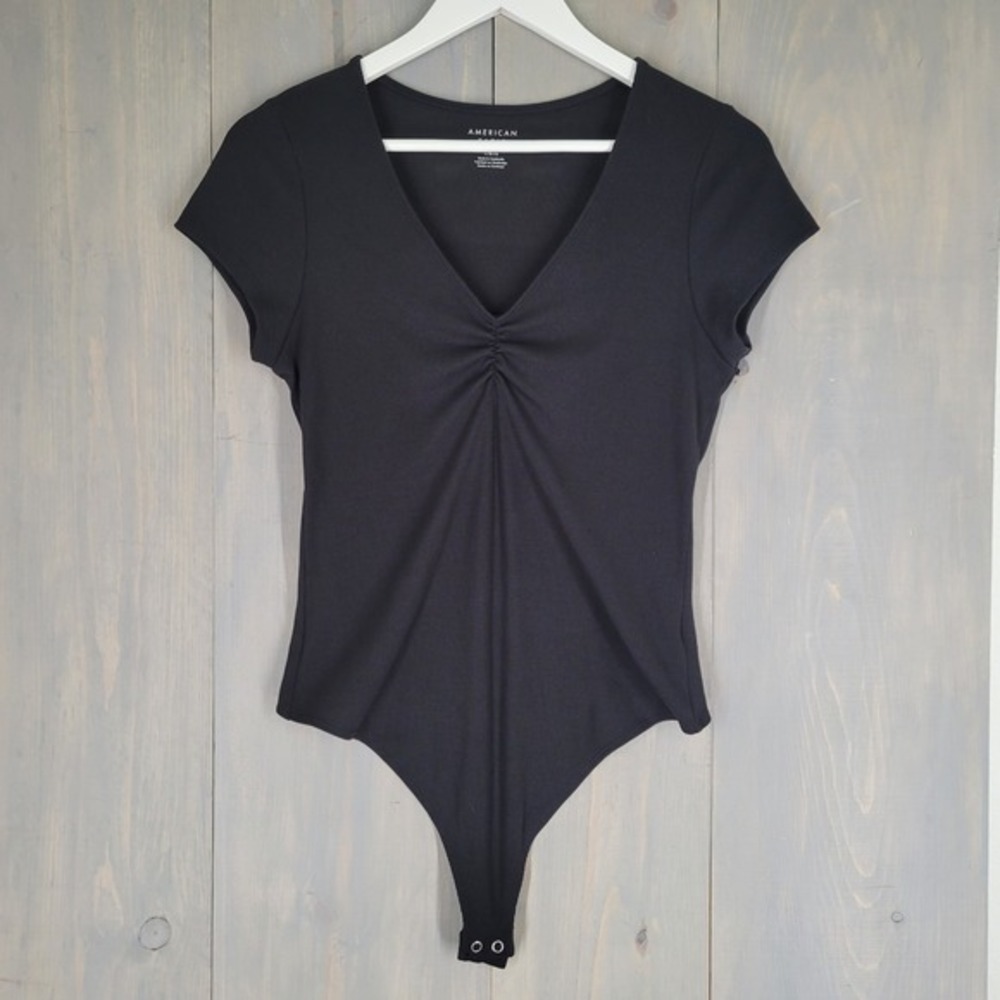 American‎ Eagle Bodysuit Womens Large Black Ruched V-Neck Ribbed Short Sleeve